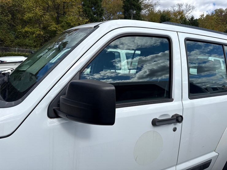 2012-jeep-liberty-image-41