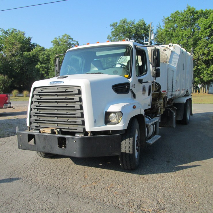 2016 FREIGHTLINER 108SD