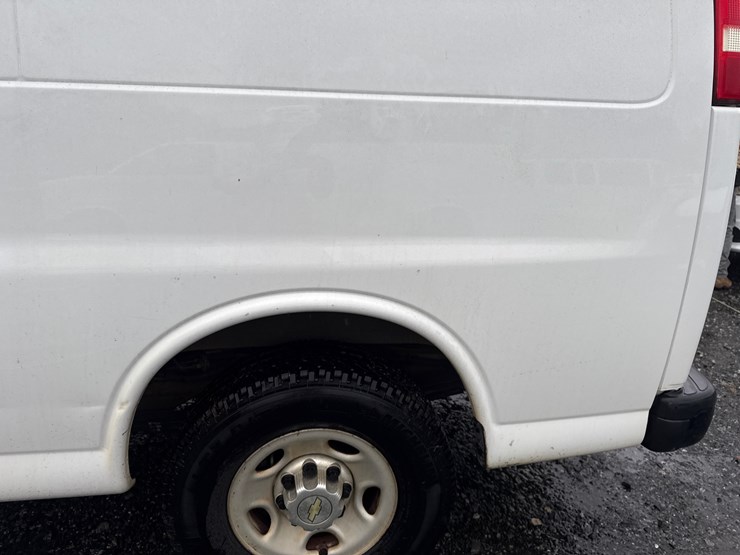 2014-utility-van-image-18