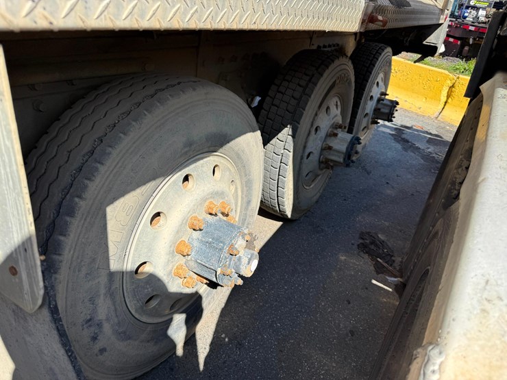 1997-peterbilt-378-image-15