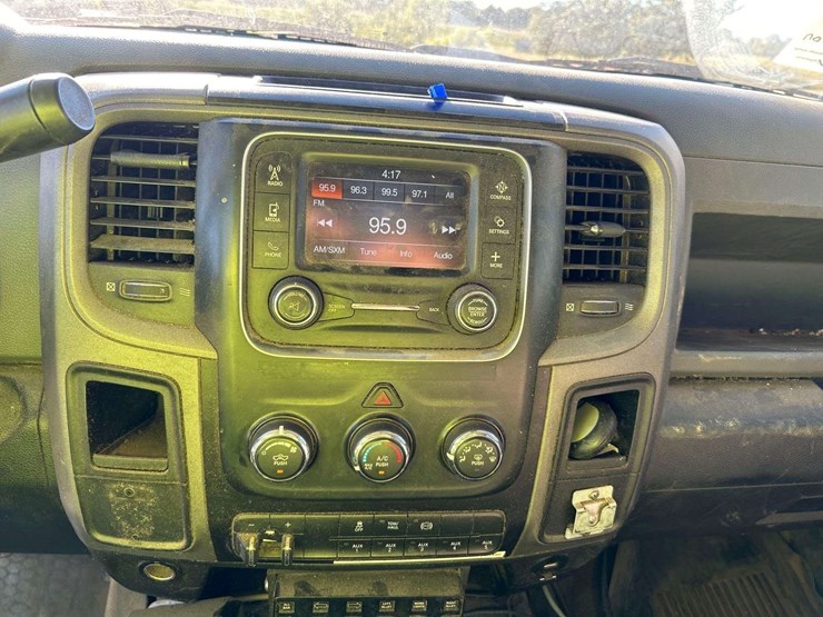 2016-dodge-ram-5500-4x4-crew-cab-stellar-4421-4,000lb-2-ton-crane-service-truck-image-15