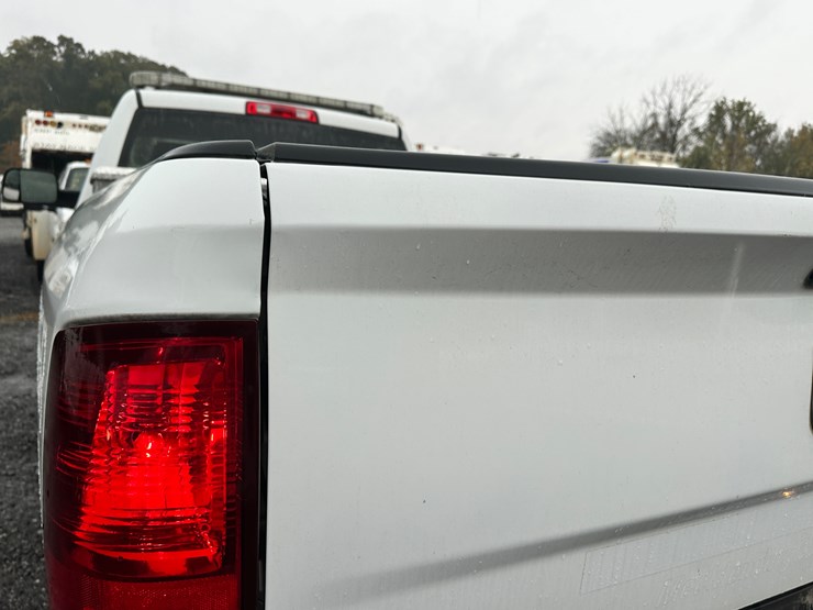 2015-dodge-ram-1500-image-44