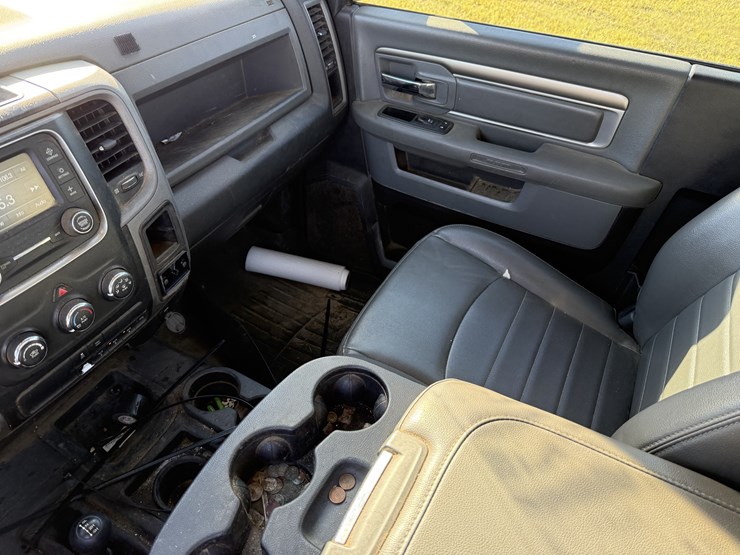 2018-dodge-ram-3500-image-15