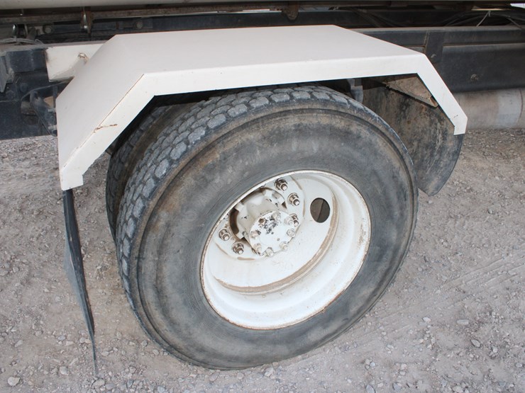 2004-international-durastar-4300-image-89