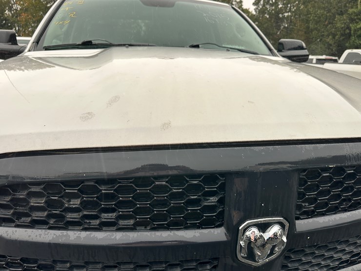 2015-dodge-ram-1500-image-28