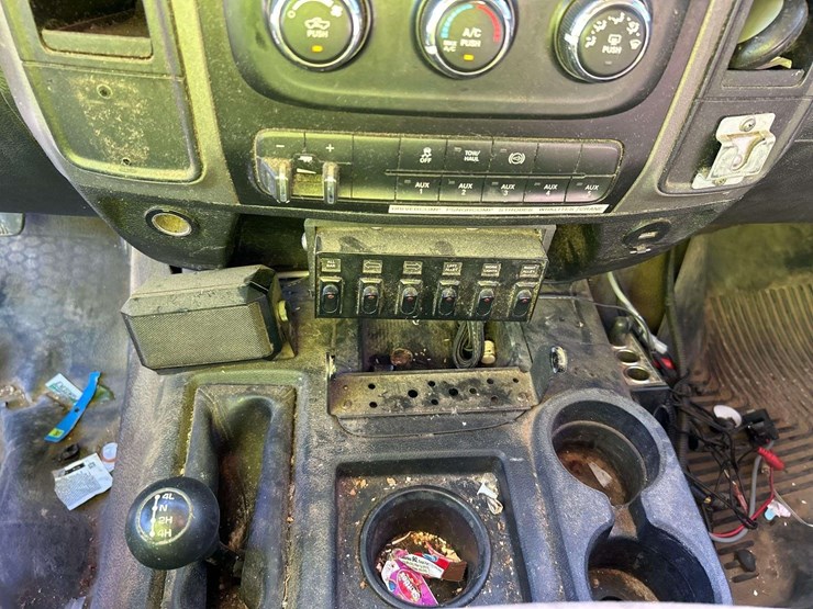 2016-dodge-ram-5500-4x4-crew-cab-stellar-4421-4,000lb-2-ton-crane-service-truck-image-16