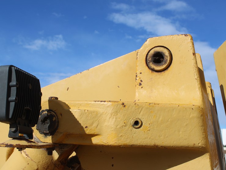 caterpillar-930-image-28