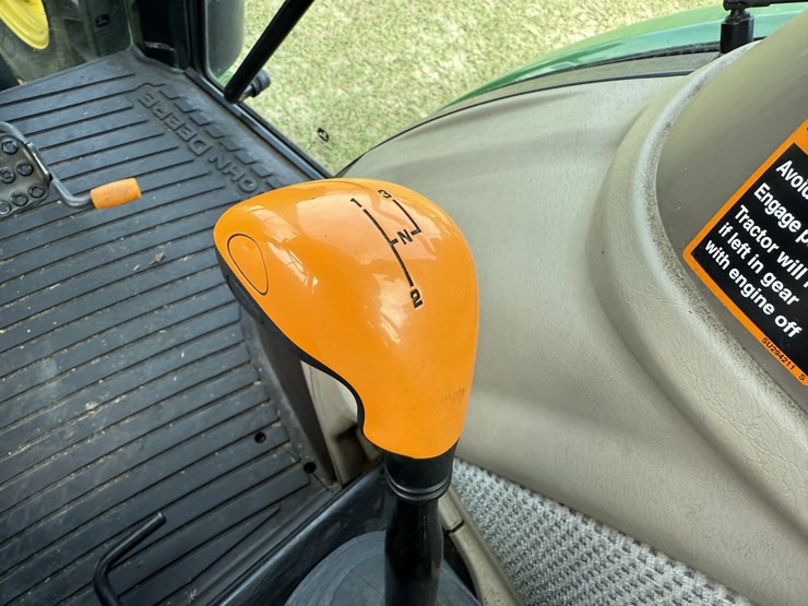 2017-john-deere-6120e-image-17