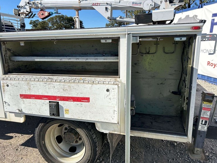 2016-dodge-ram-5500-4x4-crew-cab-stellar-4421-4,000lb-2-ton-crane-service-truck-image-21