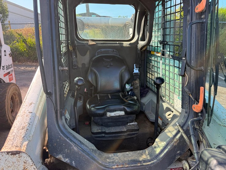 2015-bobcat-s650-image-9