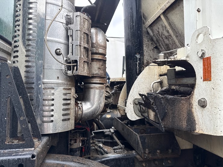 2015-autocar-acx64-image-10