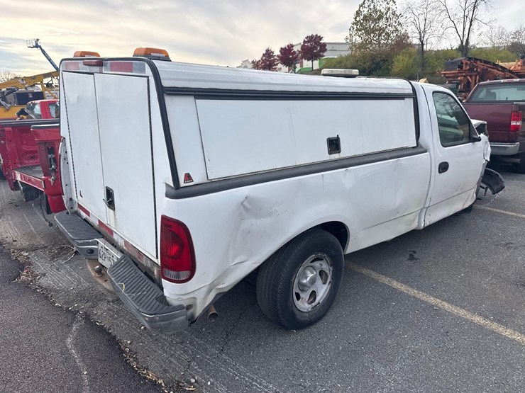 2004-ford-f150-xl-image-3