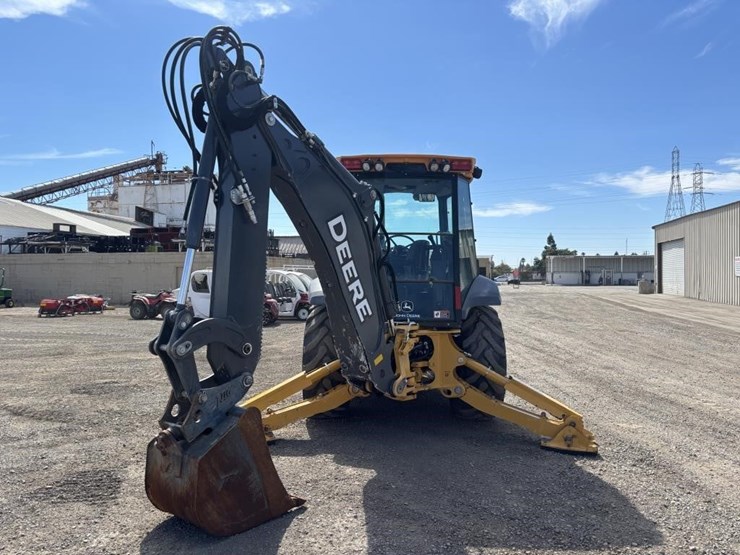 2020-deere-310l-ep-image-8