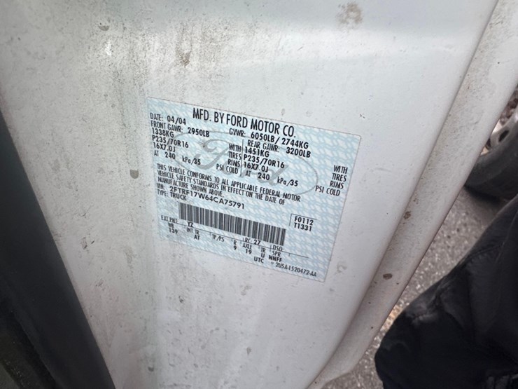 2004-ford-f150-xl-image-14