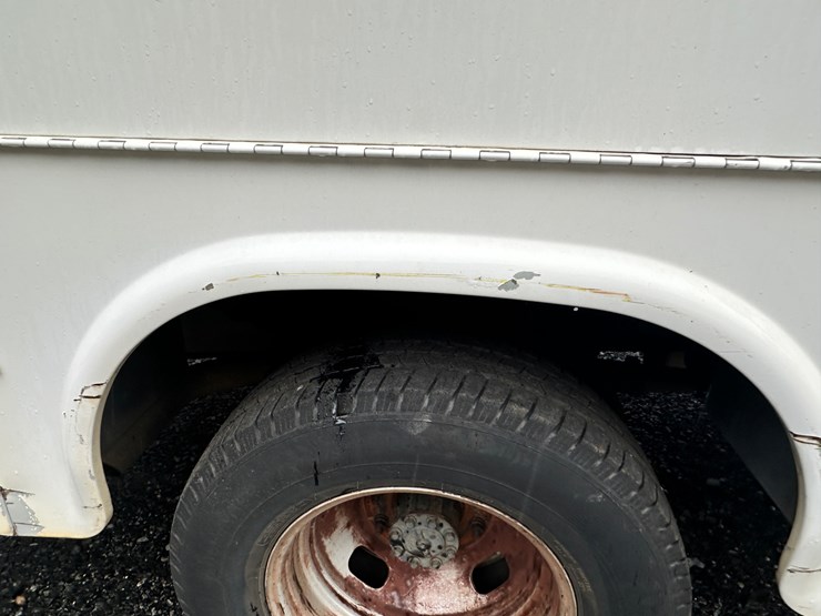 2015-ford-f350-xl-image-17