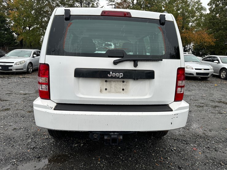 2012-jeep-liberty-image-10