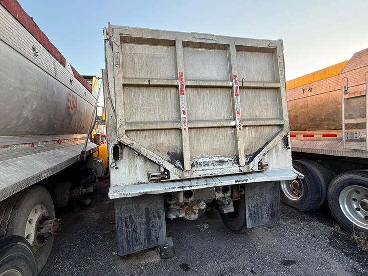 2003-peterbilt-378-image-5