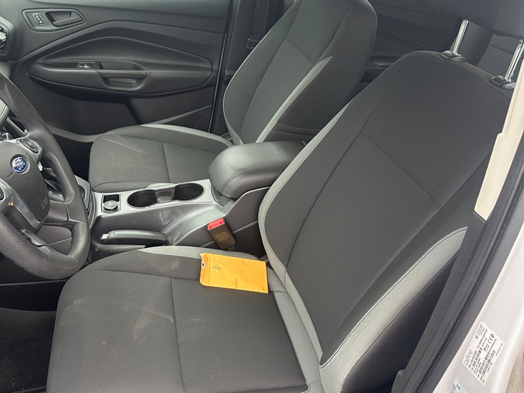 2016-ford-escape-image-17