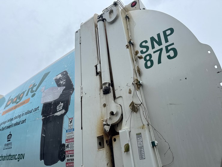 2015-autocar-acx64-image-27