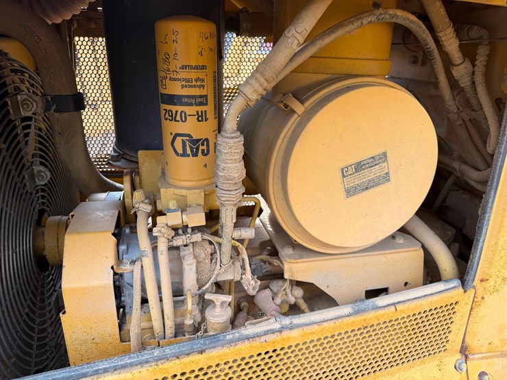 caterpillar-d6n-xl-image-16