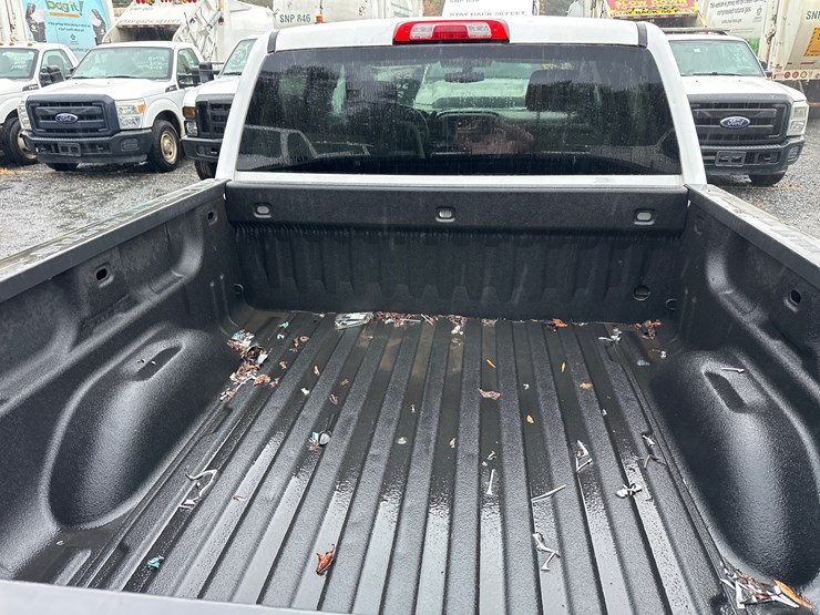 2016-chevrolet-silverado-image-46