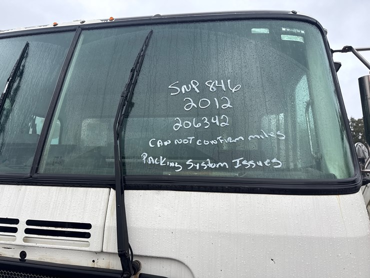 2012-autocar-acx64-image-4