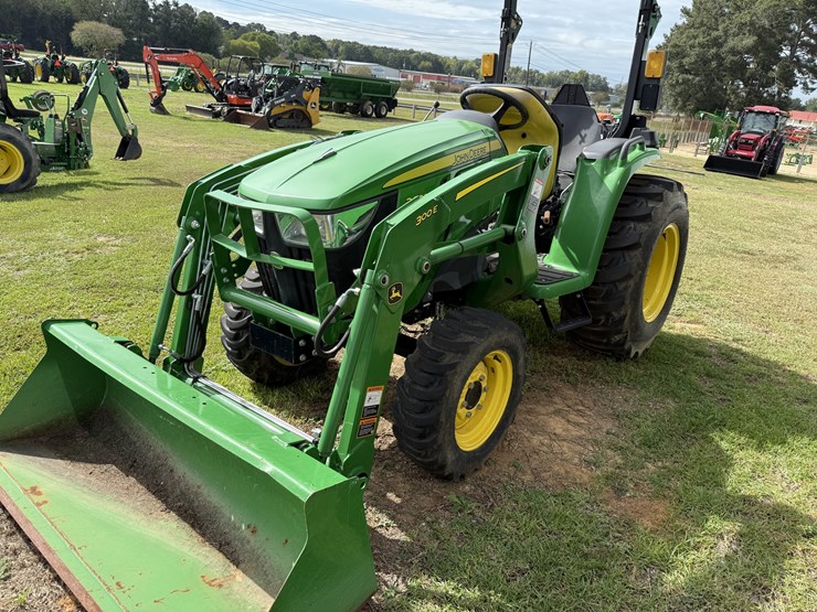 john-deere-3025e-image-1