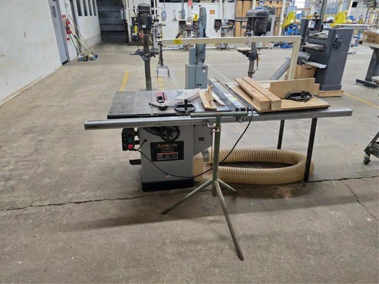#2728-•-delta-unisaw-table-saw-image-7