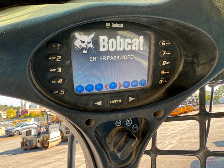 2015-bobcat-s650-image-10