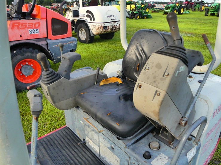 takeuchi-tb016-image-9