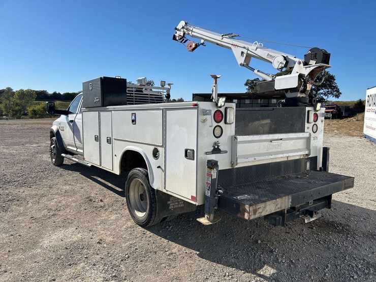 2016-dodge-ram-5500-4x4-crew-cab-stellar-4421-4,000lb-2-ton-crane-service-truck-image-3