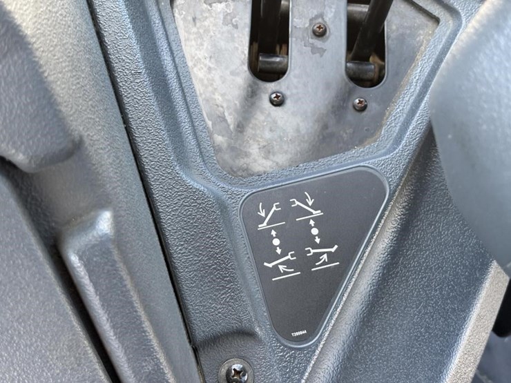 2020-deere-310l-ep-image-42