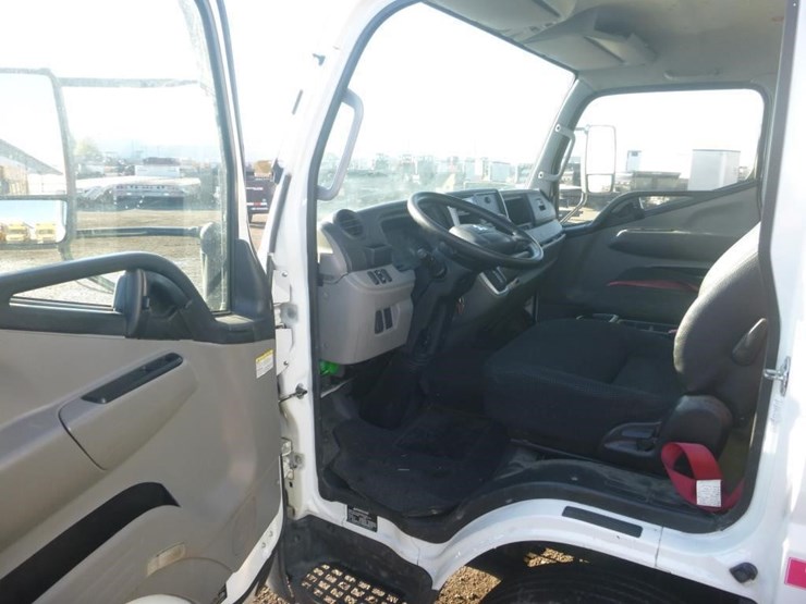 2019-mitsubishi-fuso-fe160-image-9