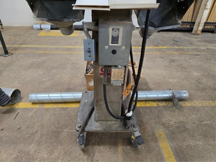 #2734-•-g&p-machinery-epn-flap-sander-image-8