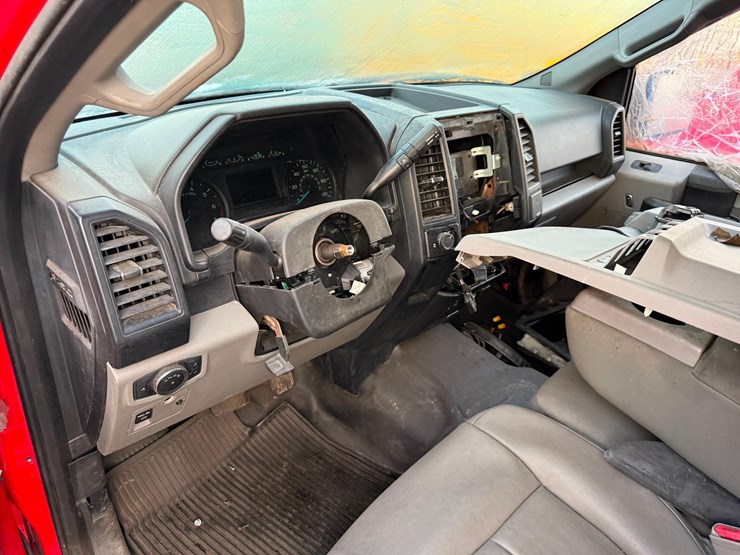 2015-ford-f150-xl-image-8
