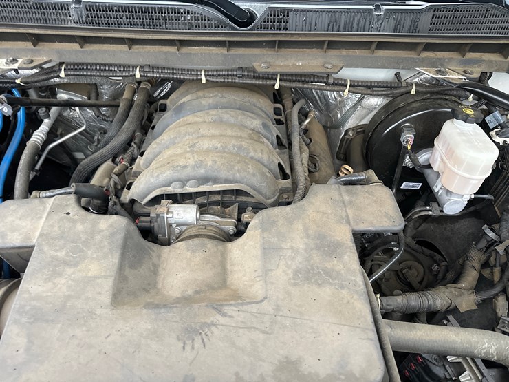 2016-chevrolet-silverado-image-60