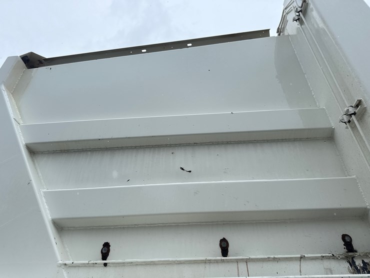 2015-autocar-acx64-image-19