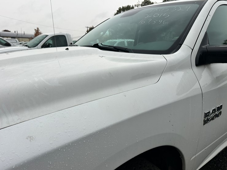 2015-dodge-ram-1500-image-29