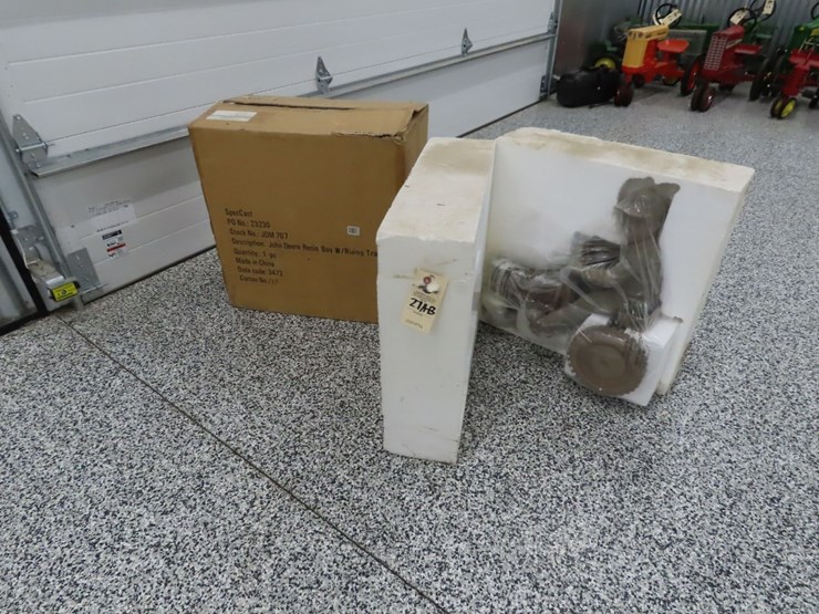 john-deere-resin-boy-on-tractor--selling-as-pair-nib-and-new-in-styrofoam-packaging-image-6