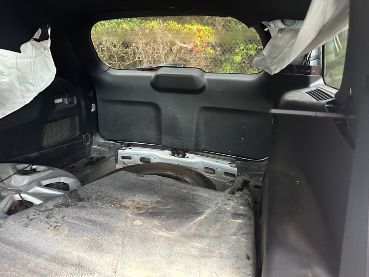 2021-ford-explorer-image-27