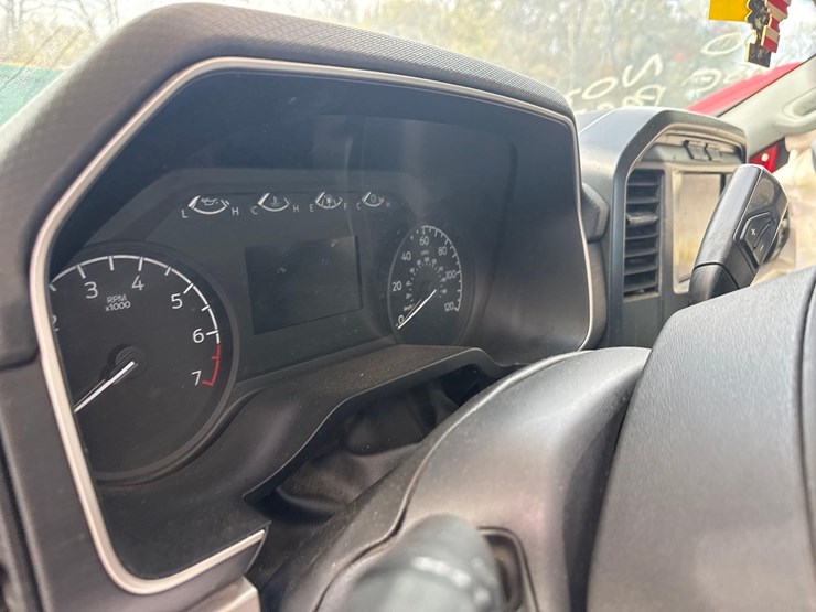 2022-ford-f150-xl-image-17