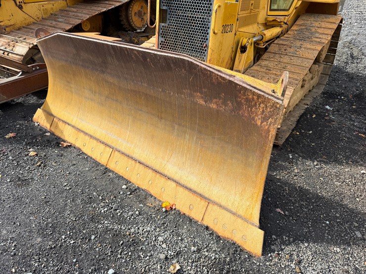 caterpillar-d6n-xl-image-7