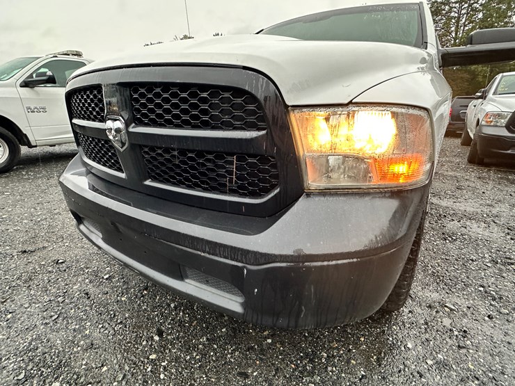 2015-dodge-ram-1500-image-29