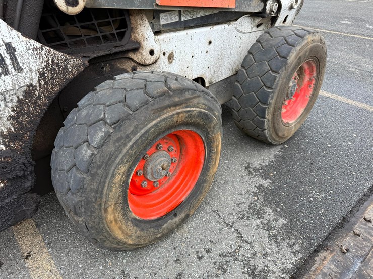 2015-bobcat-s650-image-13