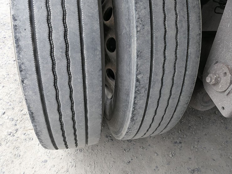 2019-genesis-34'-x-96"-image-16