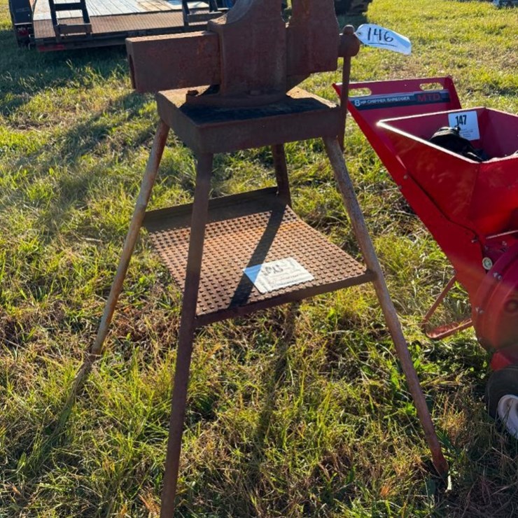 COLUMBIAN VISE W/STAND (1")