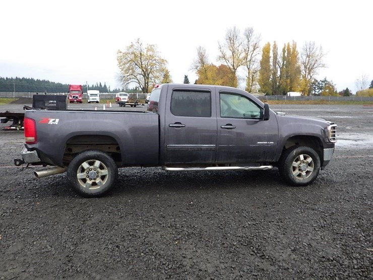 2011-gmc-2500hd-image-3