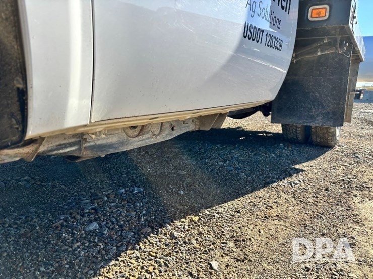 2013-chevrolet-3500hd-image-22