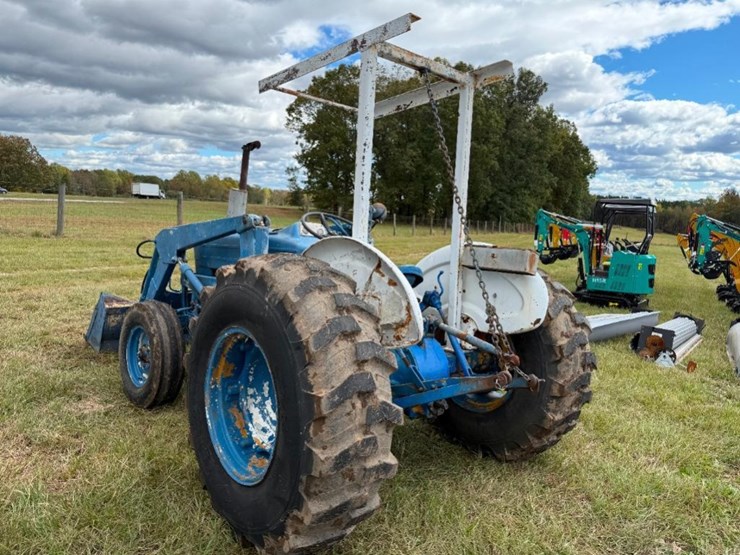 ford-tractor-image-8