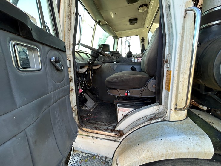 #22560-•-inop-2004-auto-car-t/a-daycab-garbage-truck-5vcdc6ce54h200305-image-43